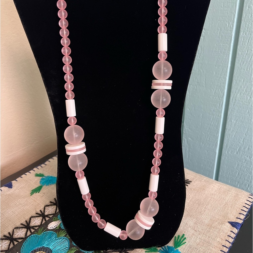 Beautiful Vintage Frosted Pink Lucite Bubble Bead Necklace